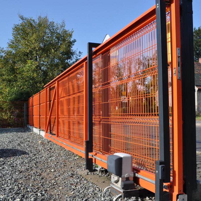 Kiemo vartai su automatika – patogumas ir saugumas jūsų namams